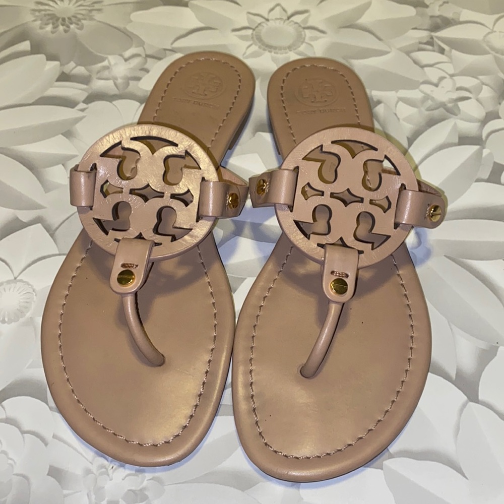 Tory Burch sandal womens size #8 no box